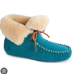 Acorn Blue Sheepskin Moxie Boots 9